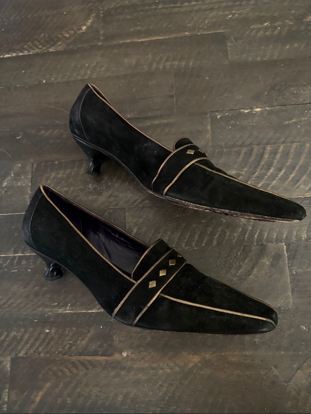 Donald J Pliner Black Suede Gold Stud Kitten Heels 8 - Picture 4 of 8